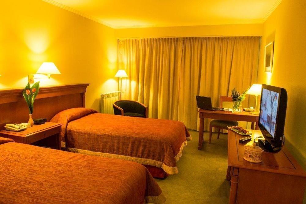 فندق Austral Express كومودورو ريفادافيا المظهر الخارجي الصورة